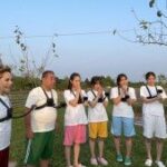 デヴィ夫人、出川哲朗とともに“出川ガールズ”にドッキリ　迫真の演技にガールズは大号泣