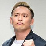 オカダ・カズチカ、AEWに“ヒール”で電撃登場　新日本時代と変わらぬ姿に米ファン熱狂