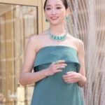 杏　総額６億円ジュエリー身につけて美貌放つ　デコルテ＆背中ザックリドレス