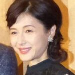 水野真紀　58歳の誕生日に友人から贈られたユニークなカードが話題「美しすぎて逮捕」「ユーモアが」