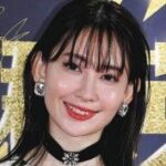 『ますます美しく』驚異の36歳！ こじはる小嶋陽菜、バースデーショット公開 「お若い」感嘆の声