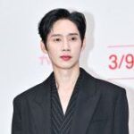 『ザ・グローリー』と『涙の女王』で“憎らしすぎる悪役”を演じたパク・ソンフン、株価上昇で全盛期に