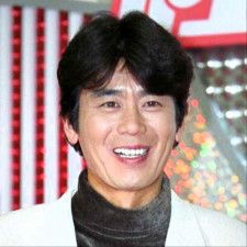 「だんご３兄弟」から２５年…元「うたのおにいさん」６２歳イケオジ変ぼう！激似の息子と２ショット「仲良し」