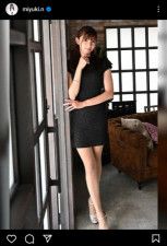 “元アイドル”人気レースクイーン”仲美由紀　超ミニのタイトワンピ姿披露に「美人で美脚」「足なげぇ」