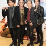 元男闘呼組の成田昭次、師匠野村義男との2ショット公開　「なんか、ジーンとしてきてしまった」