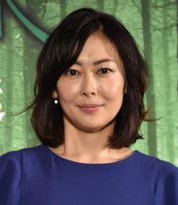 本当に54歳？中山美穂、若々しい金髪ロングヘア　ファンもうっとり「みほりん可愛すぎー！」