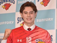高橋藍、サントリーサンバーズ入団会見「バレーボールを夢のあるスポーツに」　契約金は“東京以外のお家2つ”