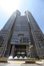 松尾潔氏「都庁職員はロボット化してる」プロジェクションマッピングの資料出せないと繰り返し答弁