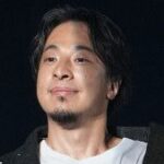 ひろゆき氏「バイデンさんを降ろしてもトランプ氏にはもう勝てないでしょ」　トランプ氏銃撃直後の写真に「不屈の大統領というアメリカ人の大好きな状況」