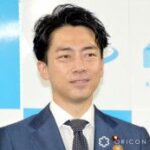 小泉進次郎氏、息子を肩車＆砂遊びで2ショット「ステキな光景」「絵になる」　パパの顔に反響