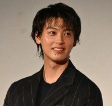 竹内涼真　“バッキバキ背筋”ショット公開で「芸術的」「スゴすぎ」称賛の嵐